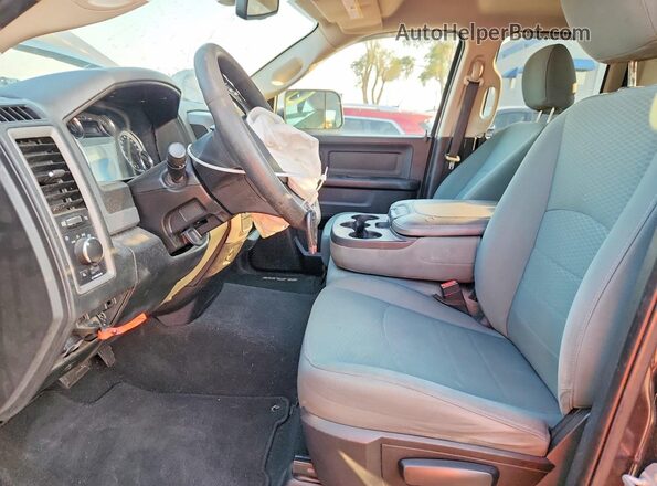 1C6RR6FT0GS119271 2016 RAM 1500 Black Front interior view