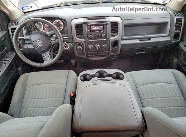 1C6RR6FT0KS723752 2019 RAM 1500 Черный Вид панели приборов
