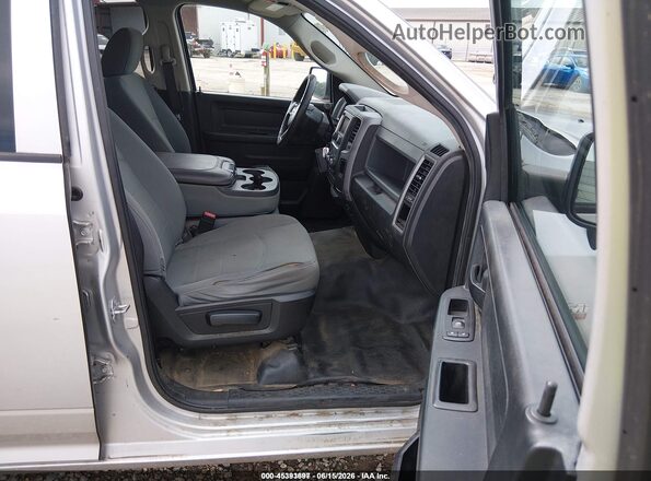 1C6RR6FT1GS306079 2016 RAM 1500 Silver Widok wnętrza z przodu