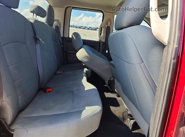 1C6RR6FT5JS292551 2018 RAM 1500 Burgundy Vista de los asientos traseros