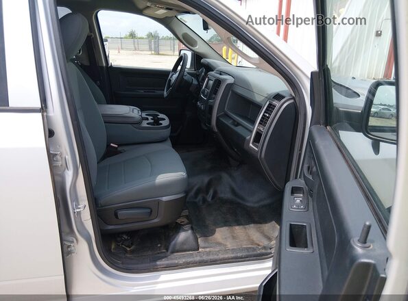 1C6RR6FT7GS299378 2016 RAM 1500 Серебряный Вид салона спереди