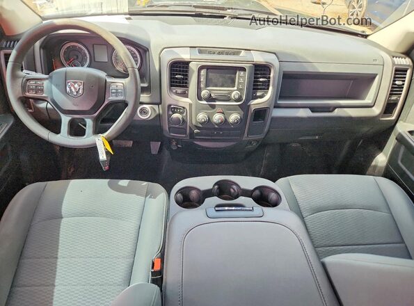 1C6RR6FT8JS132017 2018 RAM 1500 Charcoal Vista del salpicadero