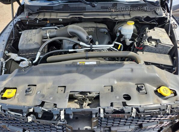 1C6RR6FT8JS132017 2018 RAM 1500 Charcoal Vista interior trasera