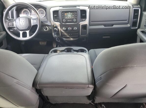 1C6RR6GG0JS105329 2018 RAM 1500 Silver Dashboard view
