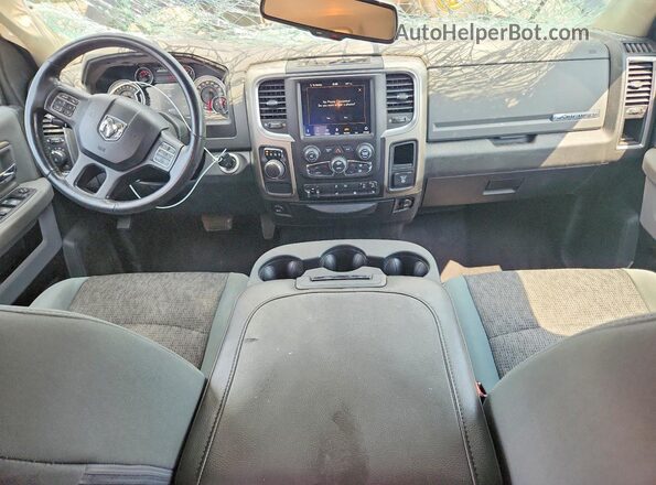 1C6RR6GG2JS205898 2018 RAM 1500 Blue Dashboard view