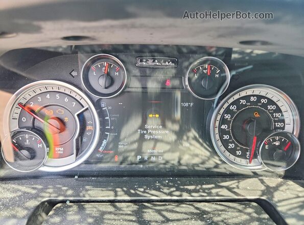 1C6RR6GG2JS205898 2018 RAM 1500 Blue Instrument cluster view