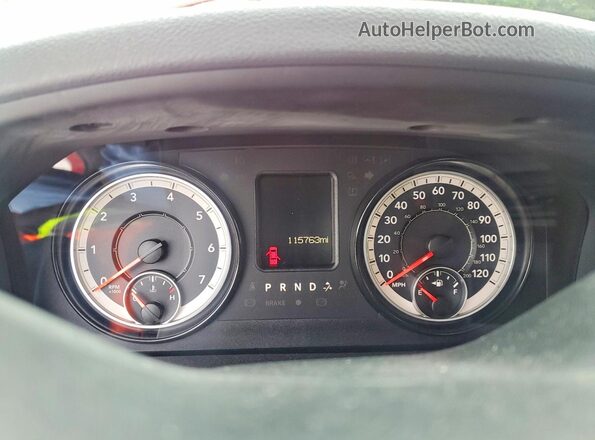 1C6RR6GG3HS676131 2017 RAM 1500 Красный Вид щитка приборов