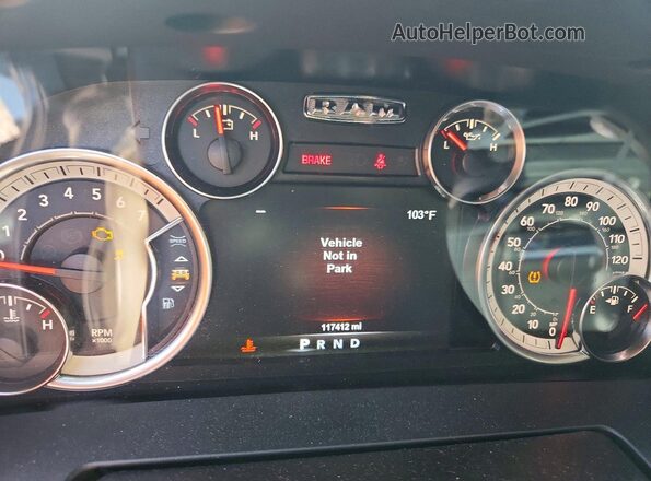 1C6RR6JT4JS105257 2018 RAM 1500 Серый Вид щитка приборов