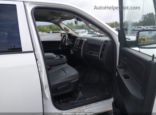1C6RR6KG2JS322307 2018 RAM 1500 White Vista interior delantera