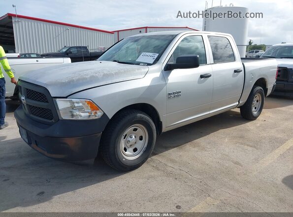 1C6RR6KG3JS317181 2018 RAM 1500 Серебряный Передняя левая четверть