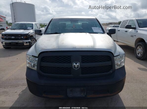 1C6RR6KG3JS317181 2018 RAM 1500 Серебряный Вид задней части салона