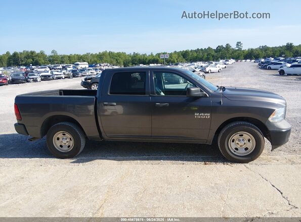 1C6RR6KG3JS317231 2018 RAM 1500 Gray უკანა სალონის ხედი