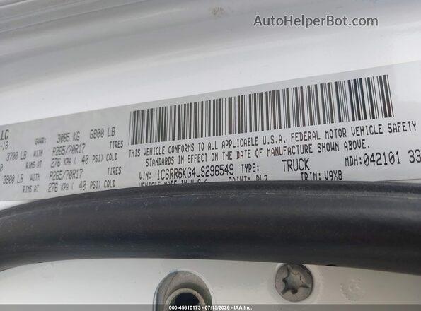 1C6RR6KG4JS296549 2018 RAM 1500 White Vista del compartimento del motor