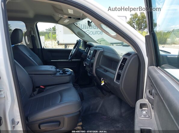 1C6RR6KG4JS303614 2018 RAM 1500 White წინა სალონის ხედი