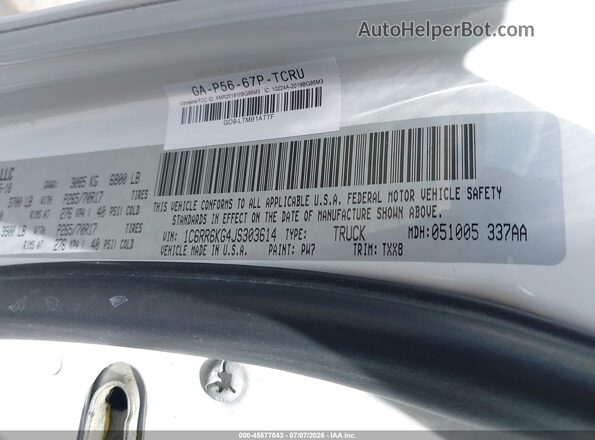 1C6RR6KG4JS303614 2018 RAM 1500 White ძრავის განყოფილების ხედი
