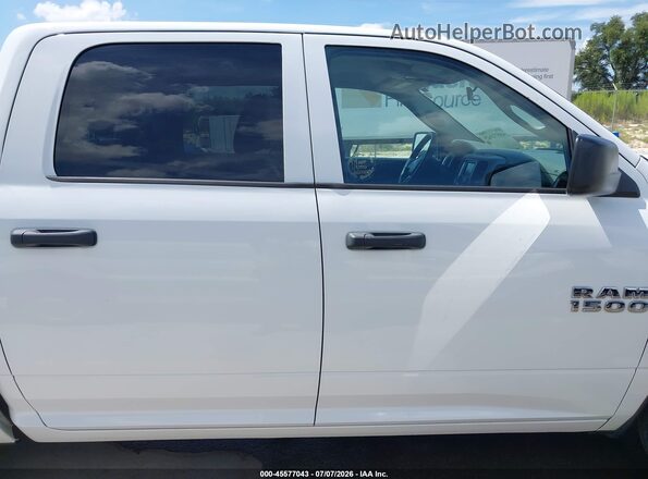 1C6RR6KG4JS303614 2018 RAM 1500 White უკანა სალონის ხედი