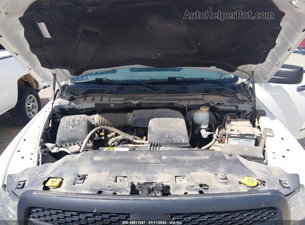 1C6RR6KG4JS303631 2018 RAM 1500 Белый Вид сзади