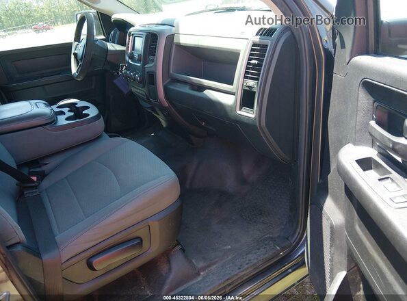 1C6RR6KG4JS313026 2018 RAM 1500 Gray Widok wnętrza z przodu
