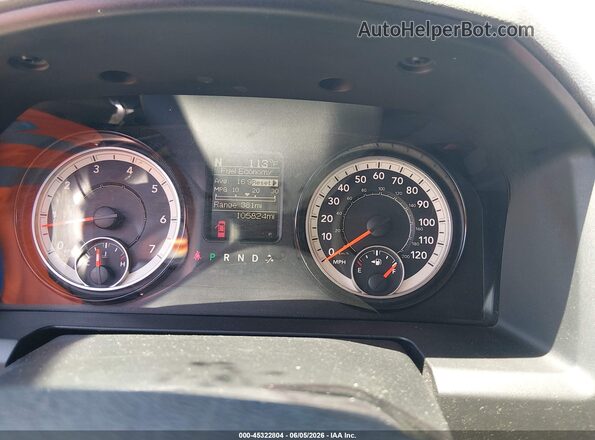 1C6RR6KG4JS313026 2018 RAM 1500 Gray Widok tylnych siedzeń