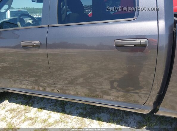 1C6RR6KG4JS313026 2018 RAM 1500 Gray Widok wnętrza z tyłu
