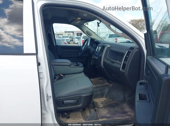 1C6RR6KG7JS298599 2018 RAM 1500 White Front interior view