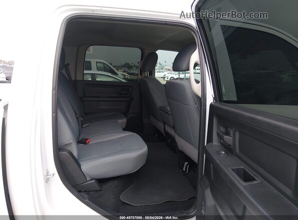 1C6RR6KG8JS169142 2018 RAM 1500 White VIN կոդի պիտակի տեսք