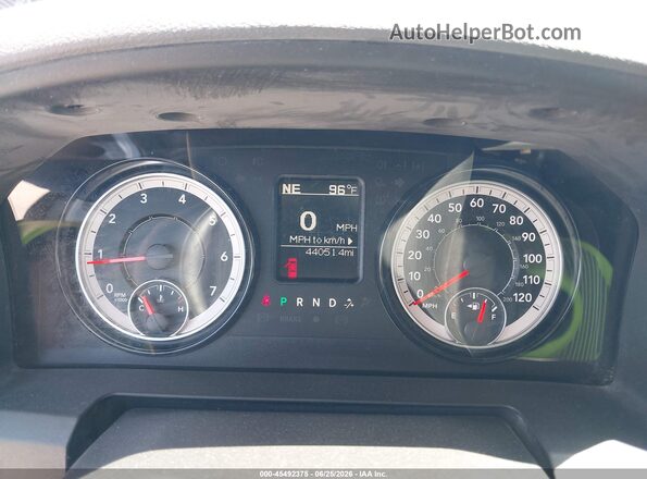 1C6RR6KG8JS292522 2018 RAM 1500 White Հետևի նստատեղերի տեսք