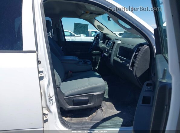 1C6RR6KG8JS292522 2018 RAM 1500 White Սալոնի դիմացի տեսք