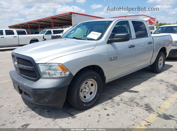 1C6RR6KG9JS303625 2018 RAM 1500 Серебряный Передняя левая четверть