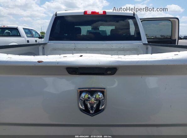 1C6RR6KG9JS303625 2018 RAM 1500 Серебряный Панорамный вид салона 360°