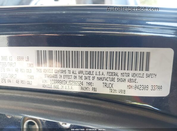 1C6RR6KGXJS296524 2018 RAM 1500 Navy Vista del compartimento del motor