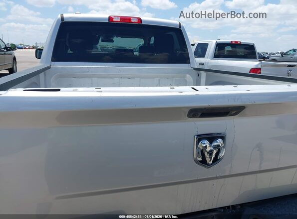 1C6RR6KGXJS303620 2018 RAM 1500 Серебряный Вид спереди