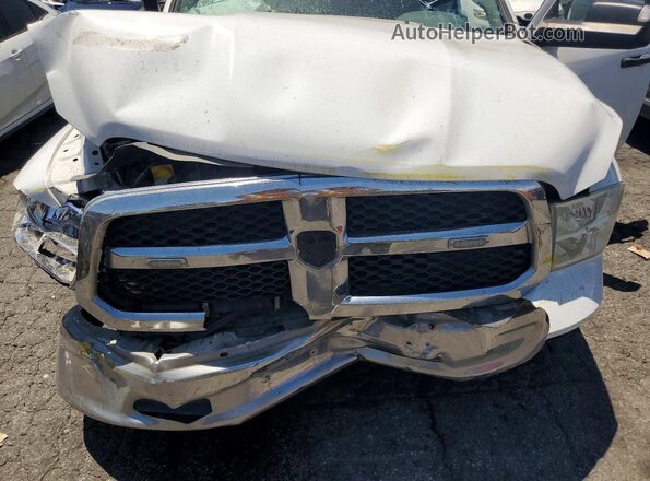 1C6RR6KT4KS594565 2019 RAM 1500 White Вид задньої частини салону