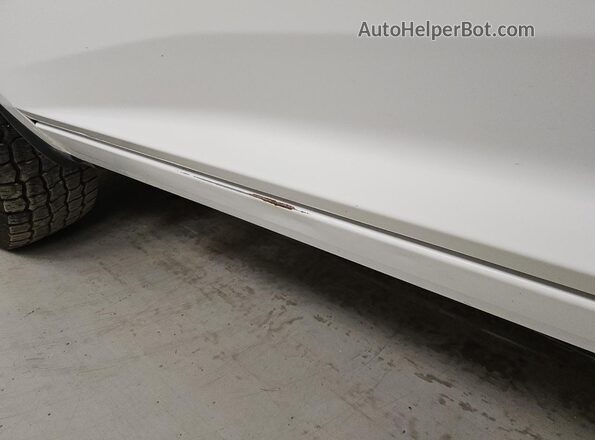 1C6RR6KT6KS633480 2019 RAM 1500 White Widok wnętrza 360 stopni