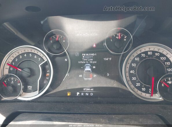 1C6RR6LG1JS341090 2018 RAM 1500 Gray Widok tylnych siedzeń