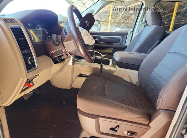 1C6RR6LT3JS101004 2018 RAM 1500 Black Vista interior delantera