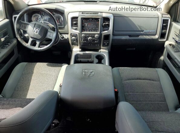 1C6RR6LT5KS564117 2019 RAM 1500 Maroon Widok deski rozdzielczej
