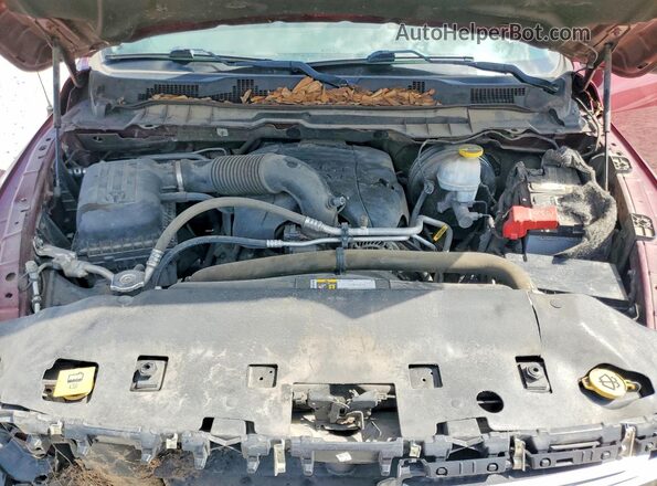 1C6RR6LT5KS564117 2019 RAM 1500 Maroon Widok wnętrza z tyłu