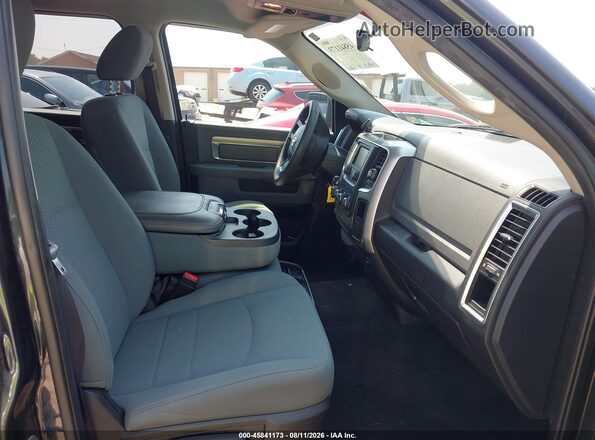 1C6RR6TT0JS118844 2018 RAM 1500 Gray Սալոնի դիմացի տեսք