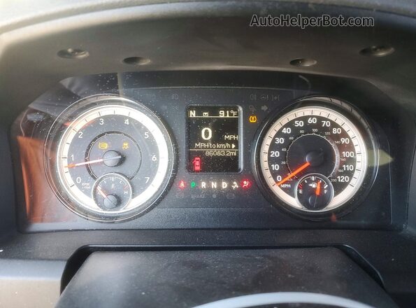 1C6RR6TT1LS119200 2020 RAM 1500 Red Вид щитка приладів