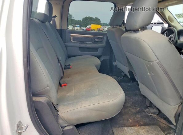 1C6RR6TT7KS657589 2019 RAM 1500 White Widok tylnych siedzeń