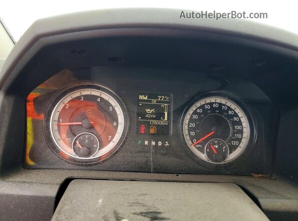 1C6RR6TT7KS657589 2019 RAM 1500 White Widok zestawu wskaźników