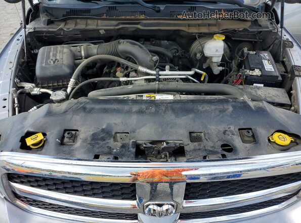 1C6RR6TT9LS117419 2020 RAM 1500 Silver Вид задньої частини салону