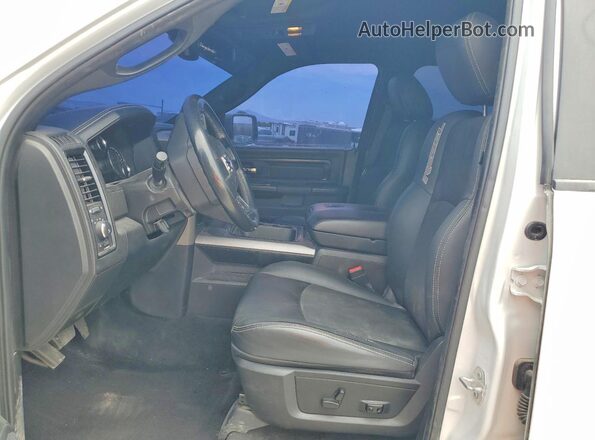 1C6RR6YT4HS736008 2017 RAM 1500 White წინა სალონის ხედი
