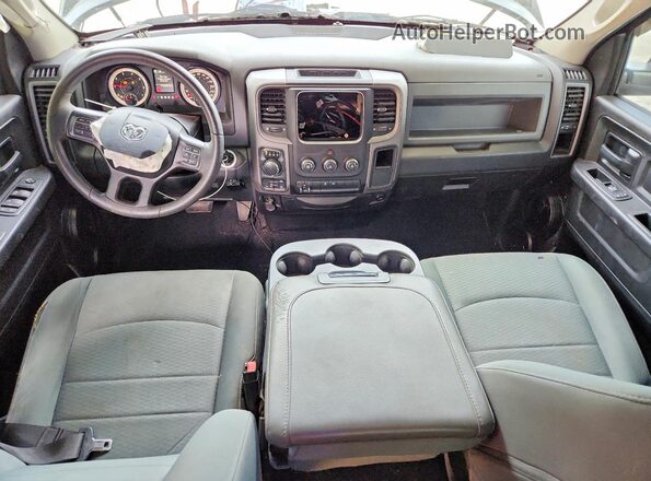 1C6RR7FG0GS140839 2016 RAM 1500 Черный Вид панели приборов
