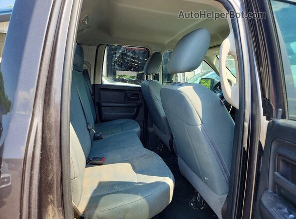 1C6RR7FG2JS137321 2018 RAM 1500 Gray Vista de los asientos traseros