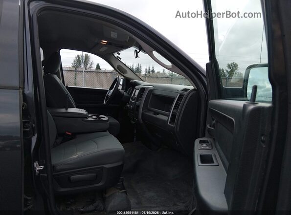 1C6RR7FG3JS297255 2018 RAM 1500 Black Вид салону спереду