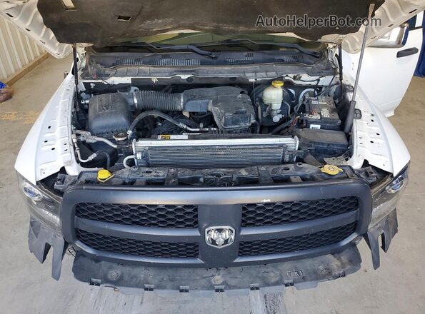1C6RR7FG5JS160060 2018 RAM 1500 Белый Вид подкапотного пространства