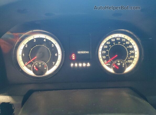 1C6RR7FG5JS160060 2018 RAM 1500 Белый Вид задних сидений