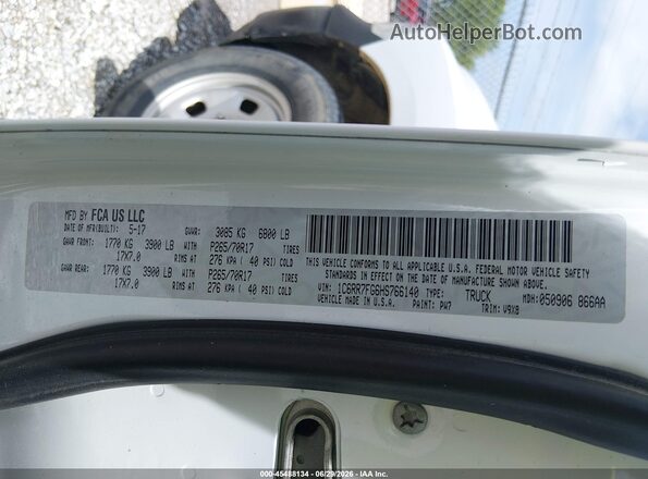 1C6RR7FG6HS766140 2017 RAM 1500 White ძრავის განყოფილების ხედი